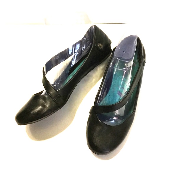 blowfish black slip on